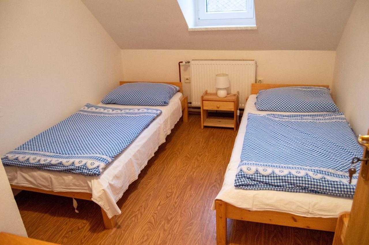 Penzion Holacky Dolní Dunajovice エクステリア 写真